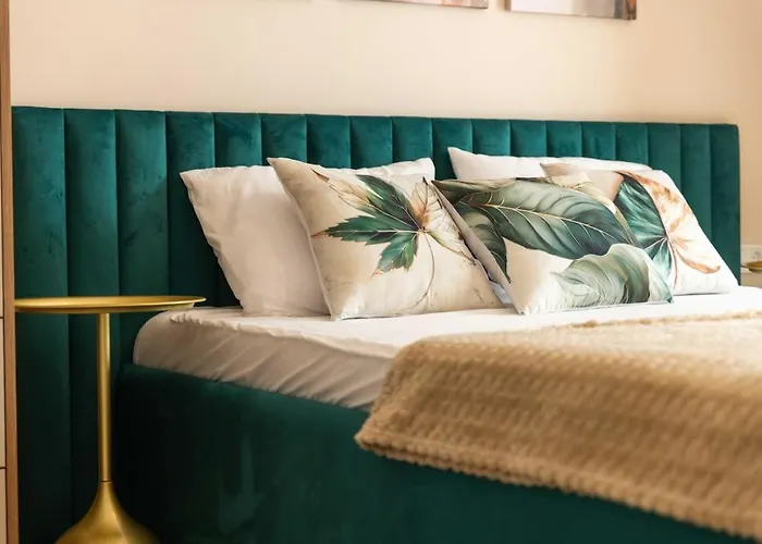 Mountain Views Diamond - 2br - 15th Floor - Free Parking *