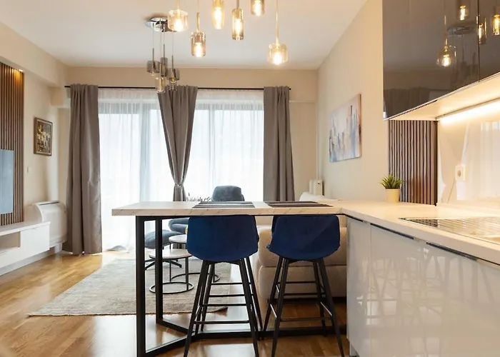 Mountain Views Diamond - 2br - 15th Floor - Free Parking