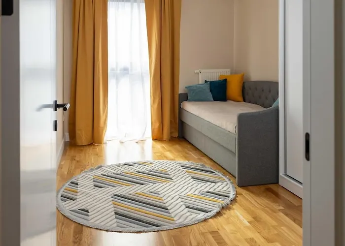 Mountain Views Diamond - 2br - 15th Floor - Free Parking *